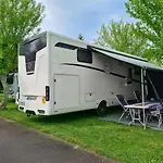 & - Val De Braye Camping *