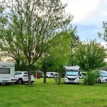 & - Val De Braye Camping