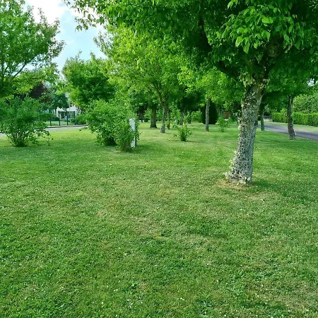 & - Val De Braye אתר קמפינג Bessé-sur-Braye