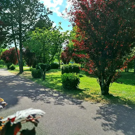 & - Val De Braye Camping Bessé-sur-Braye