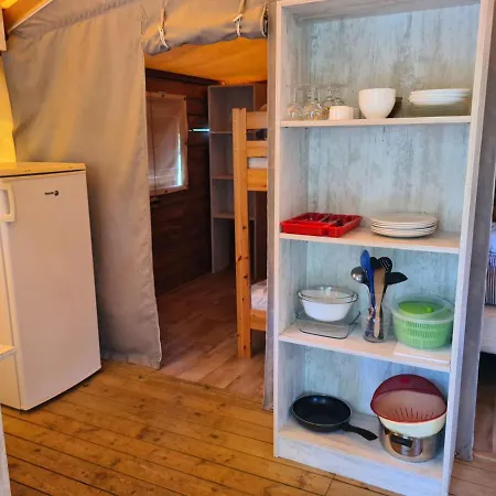 & - Val De Braye مكان تخييم