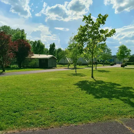 & - Val De Braye مكان تخييم *