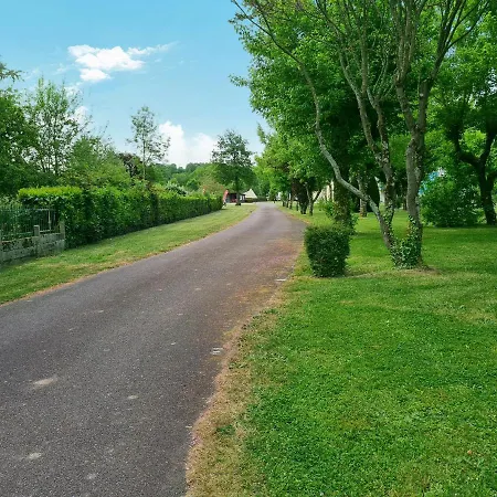 مكان تخييم & - Val De Braye *