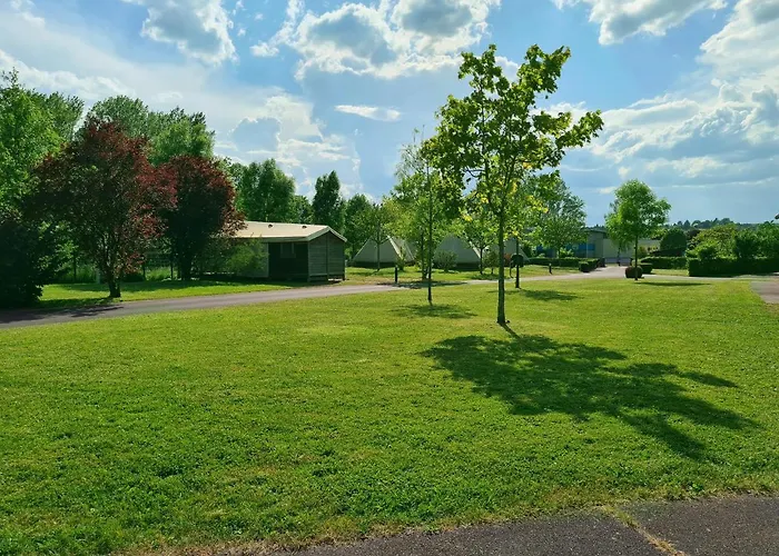 & - Val De Braye Camping *