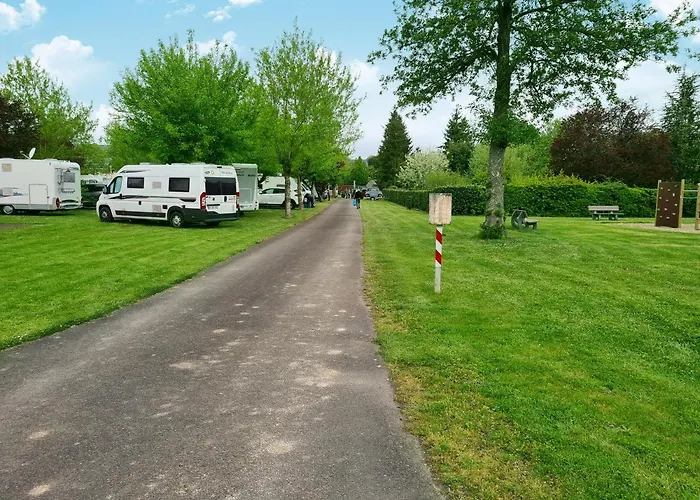 & - Val De Braye Camping