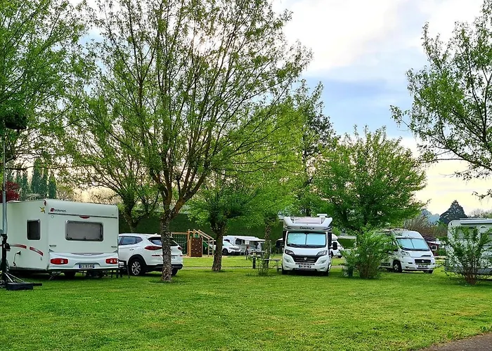 & - Val De Braye Camping