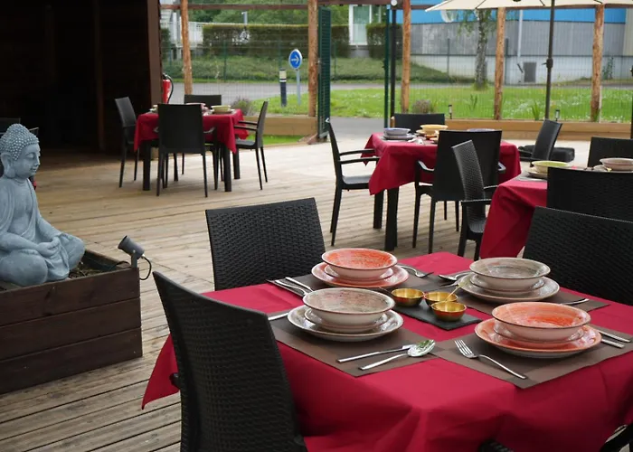 & - Val De Braye 营地 *