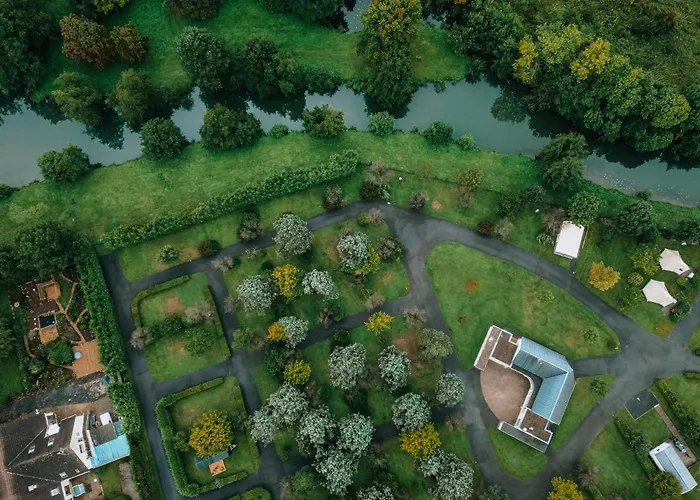 & - Val De Braye Camping *